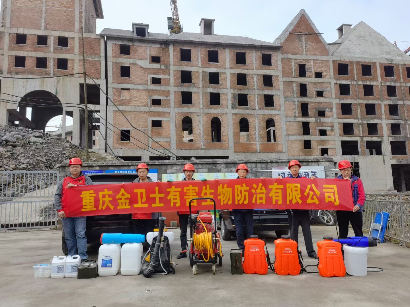 重庆阳光童年旅游景区，瑞士驿站白蚁防治施工现场